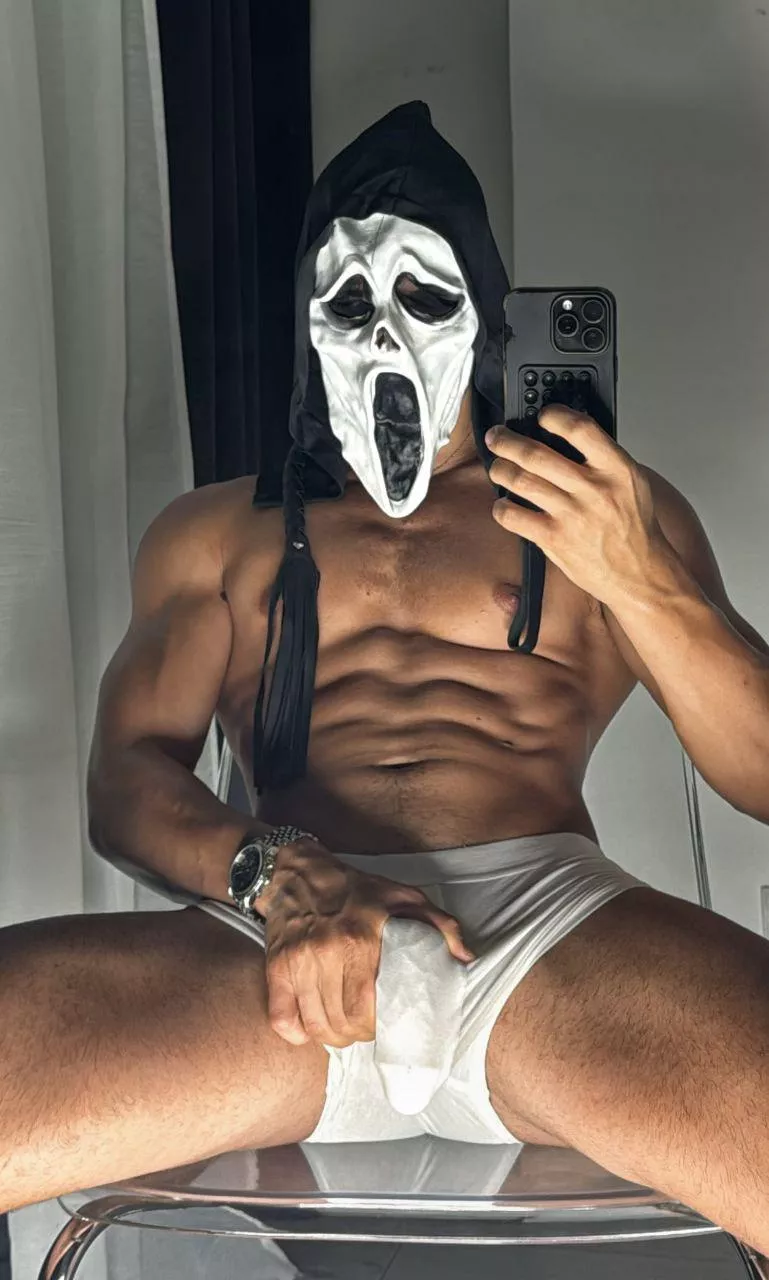 [24] Come spend Halloween with me 