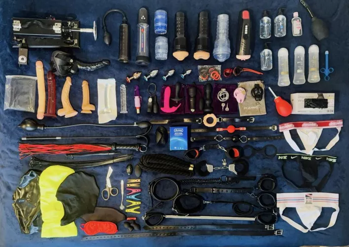 24 year old British male dom/sub couple looking for a third male Sub or Dom. Send a message, we’ll be available to accom between 25th-29th October