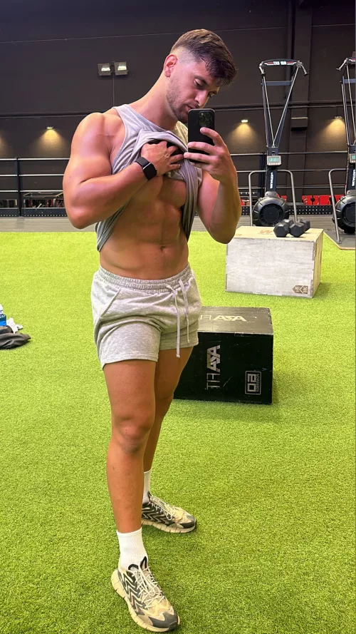 [27] Ending my day at the gym
