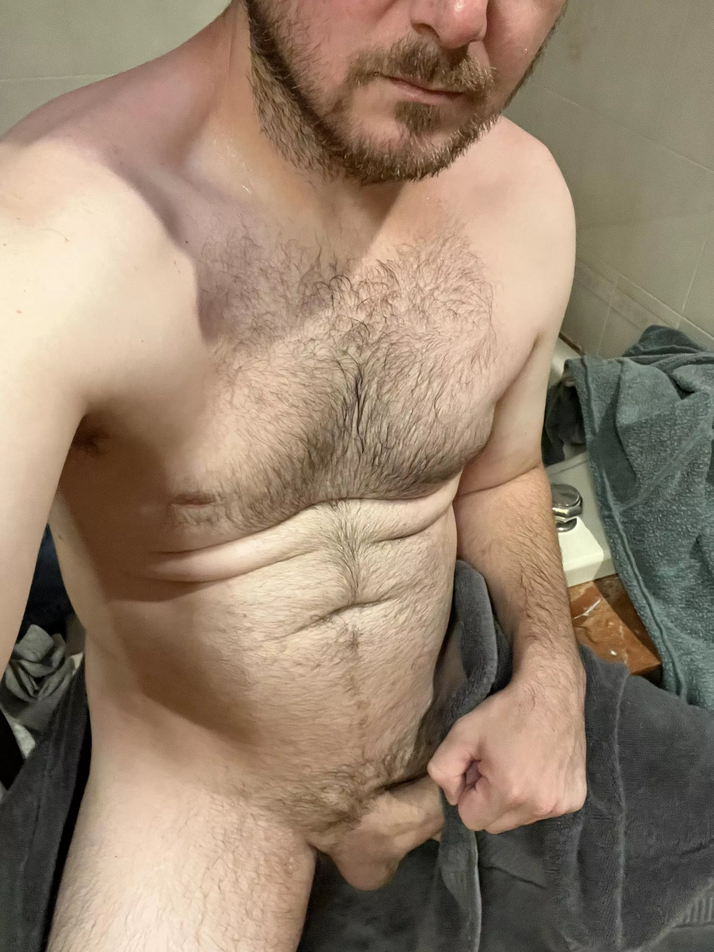 41 [M4F] who's gonna be a good girl and come move daddy's hand