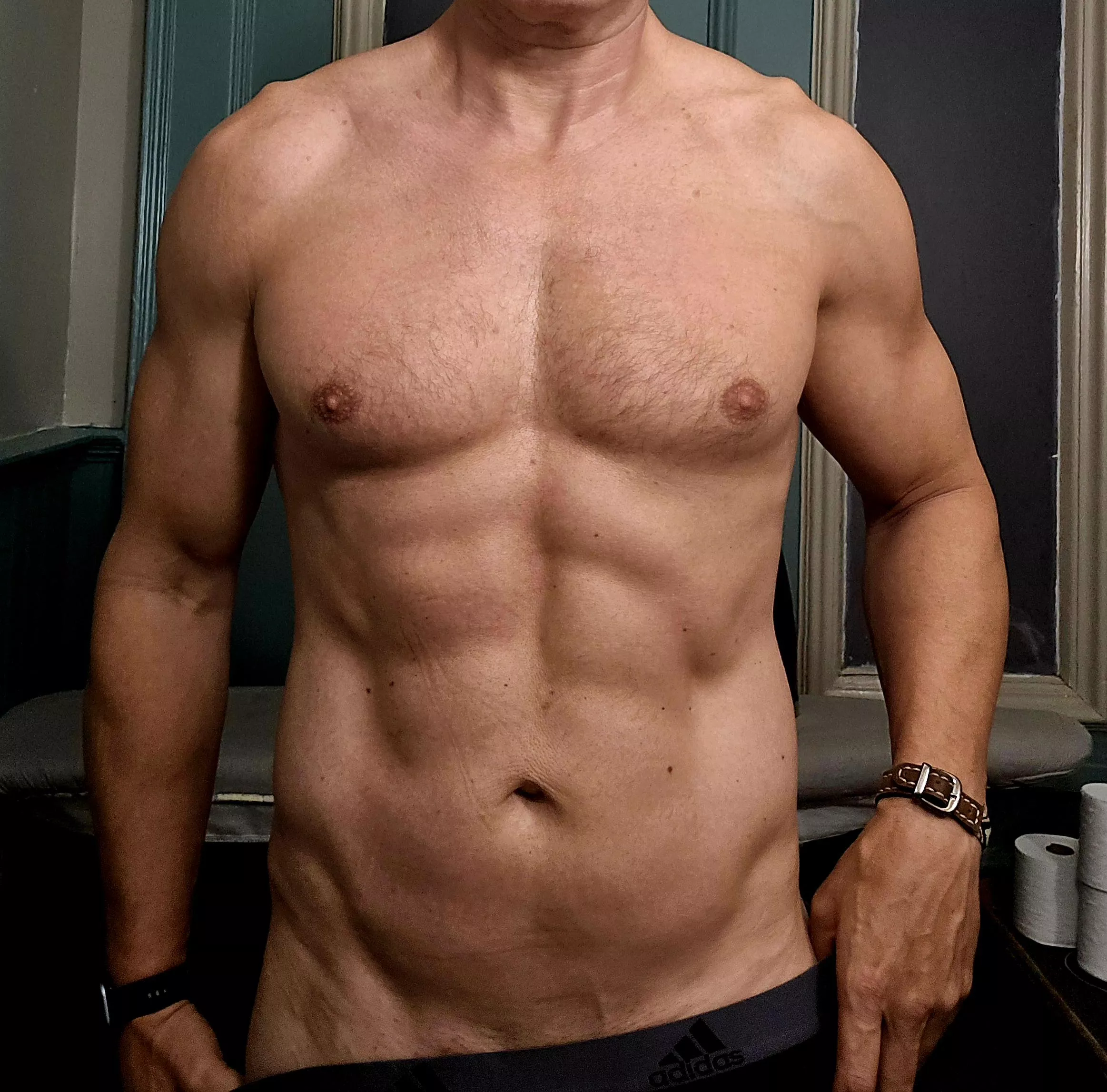 [48] any milf want to join me for a long steamy shower?