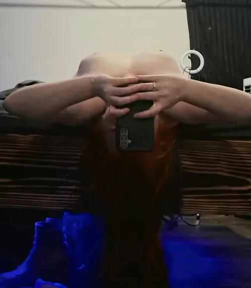 920 redhead milf anyone?