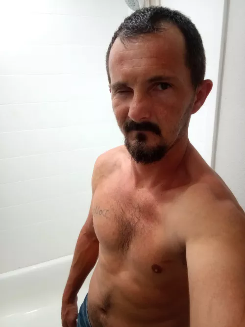 Any f near Ripley and wants to come to motel and have some fun 420 friendly 