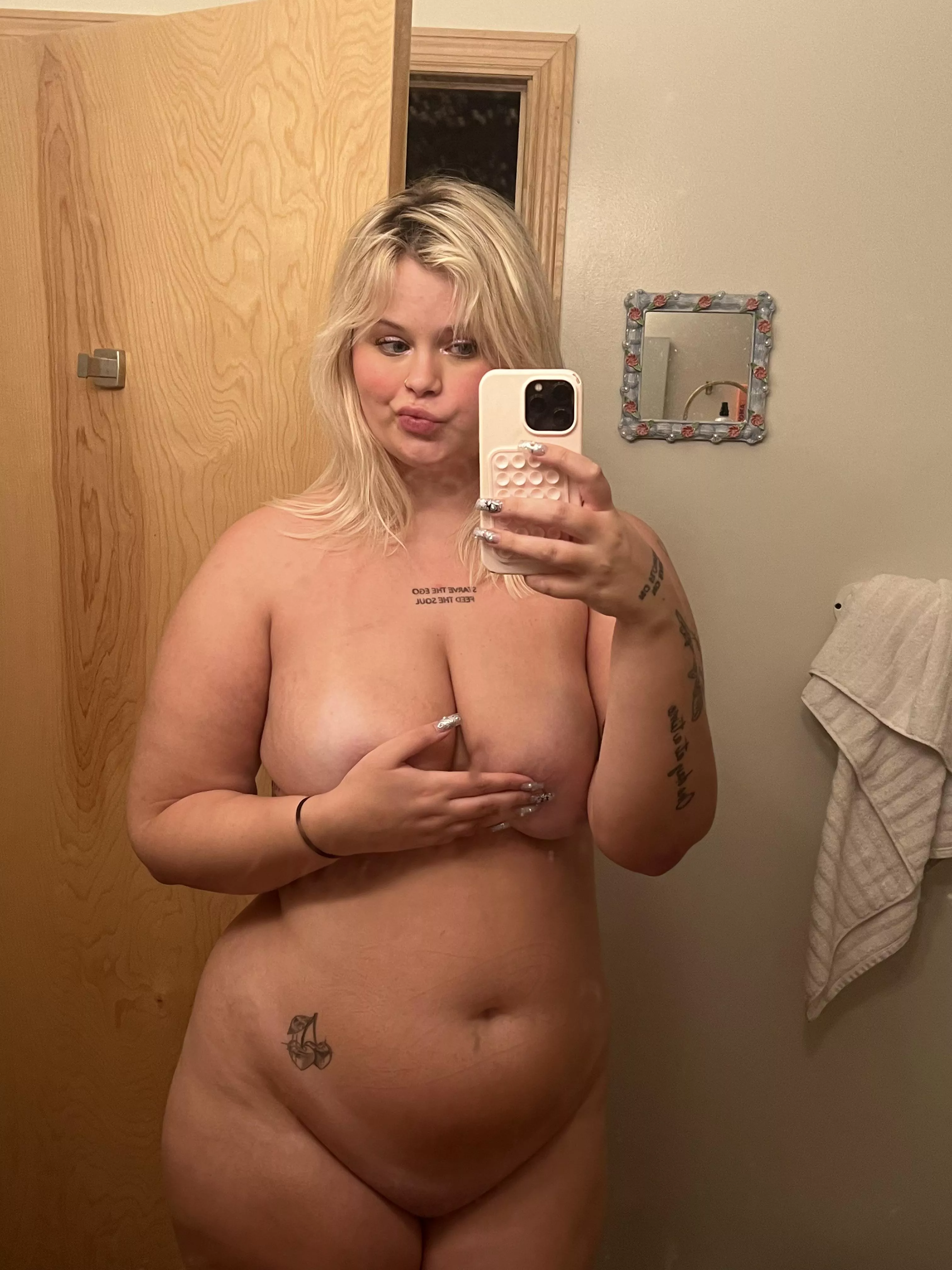 Are curvy girls better in bed? 