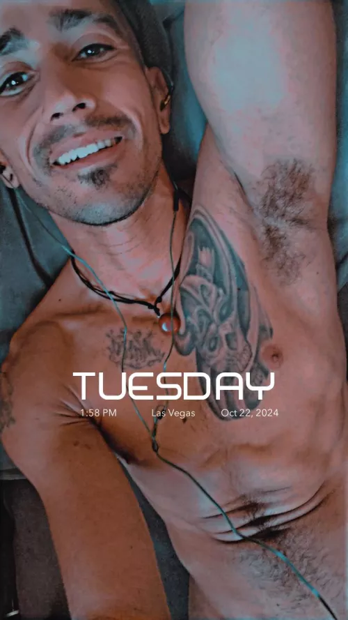 Available now str8 guys need help and I'll video chat