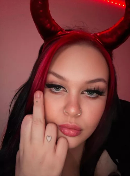  Bow down to me loser 