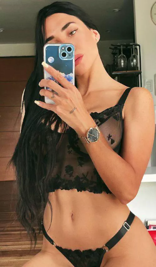 Come and enjoy this goddess 