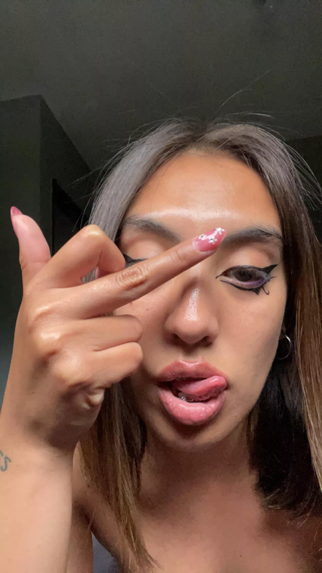 Come here loser, get on your knees before me