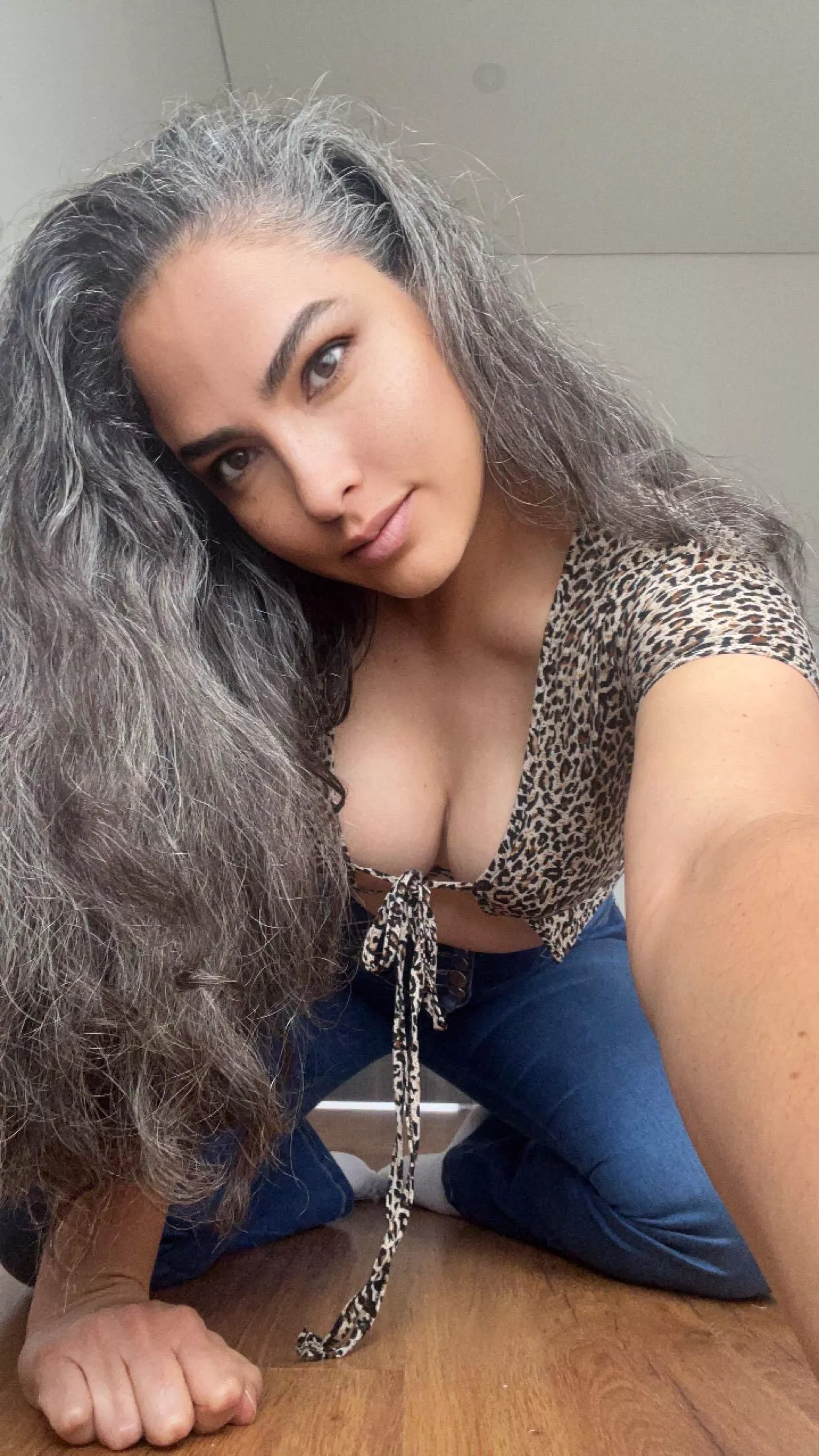 Come put your cock in front of me 