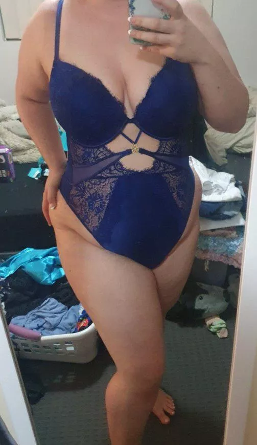 Craving some female attention 