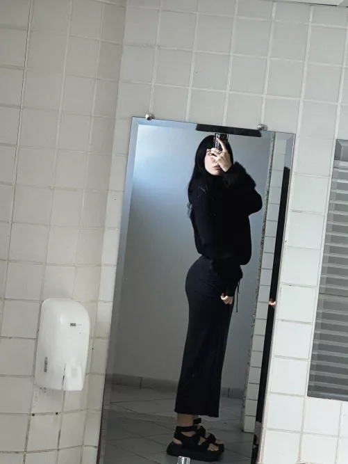 Daring you to look away.. I know you cant 23f