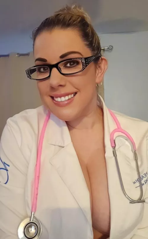 Deep nurse cleavage 