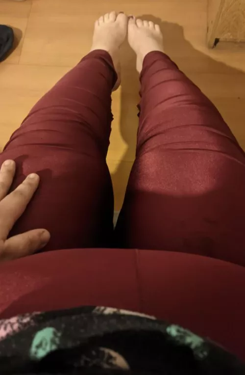 Do you like how my toes look wearing red leggins?