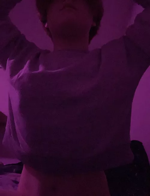 Do you like my tummy :3