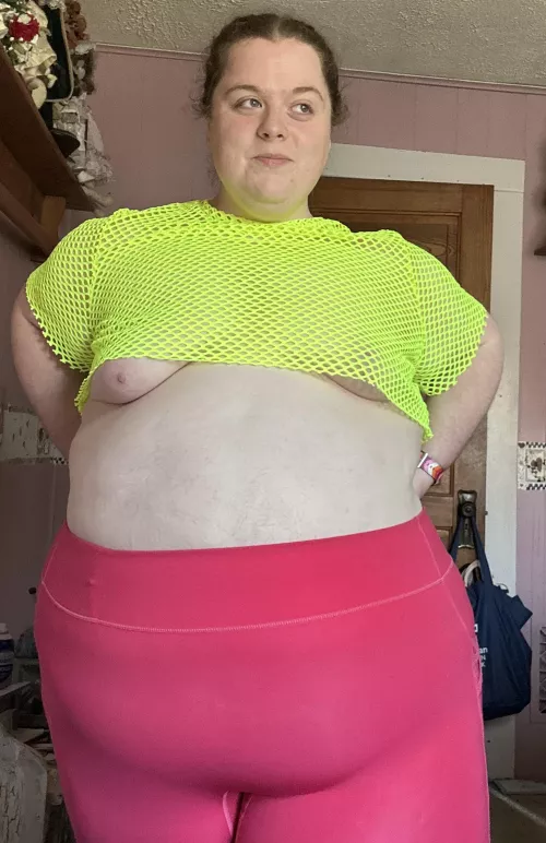 Early morning wake and bake so you get the neon princess fit 😘