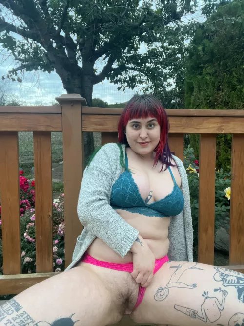 flashing you - and being a hairy girl hehe