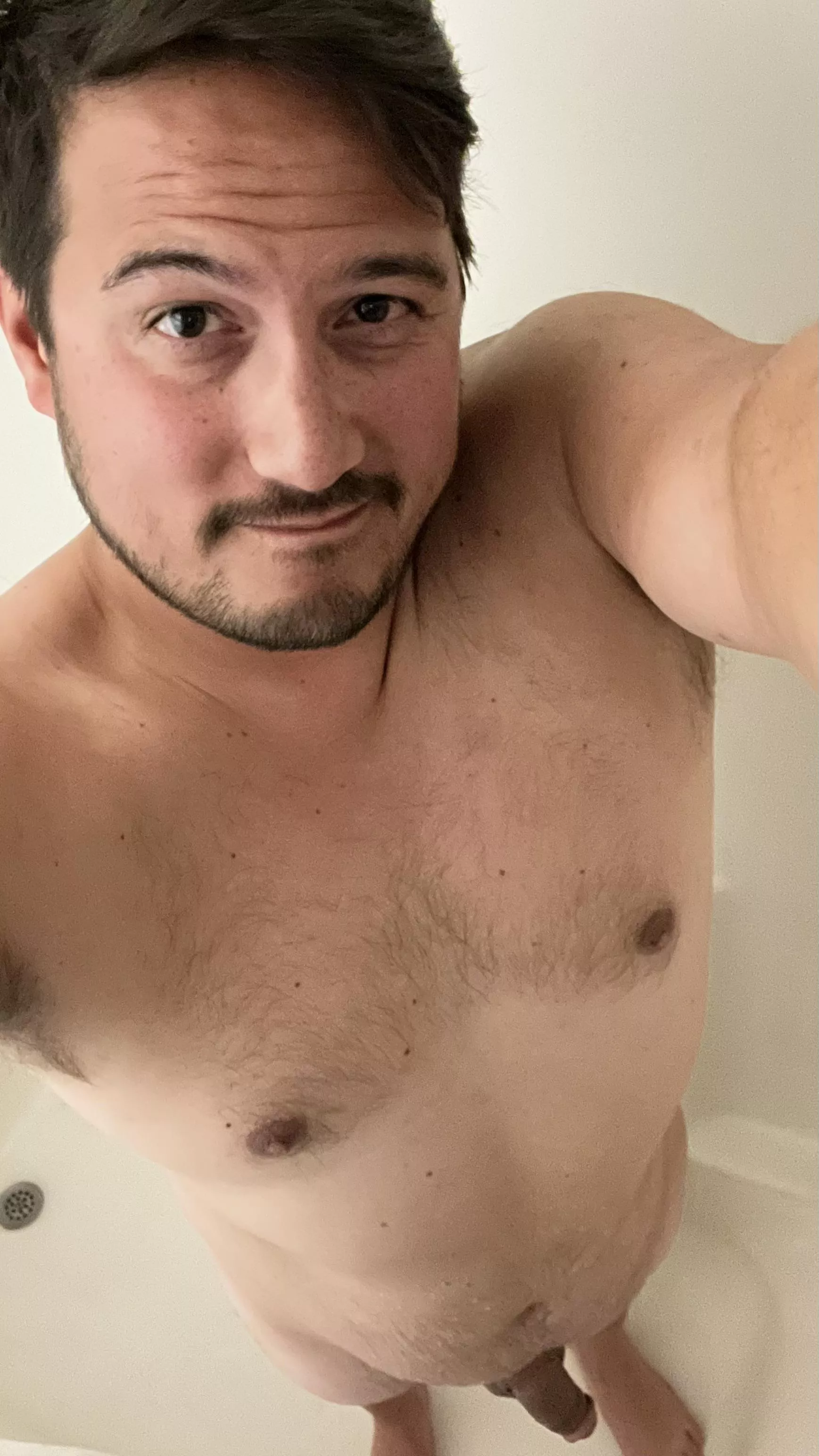 Flying into KC this weekend… anyone want to chat and maybe hang out! 