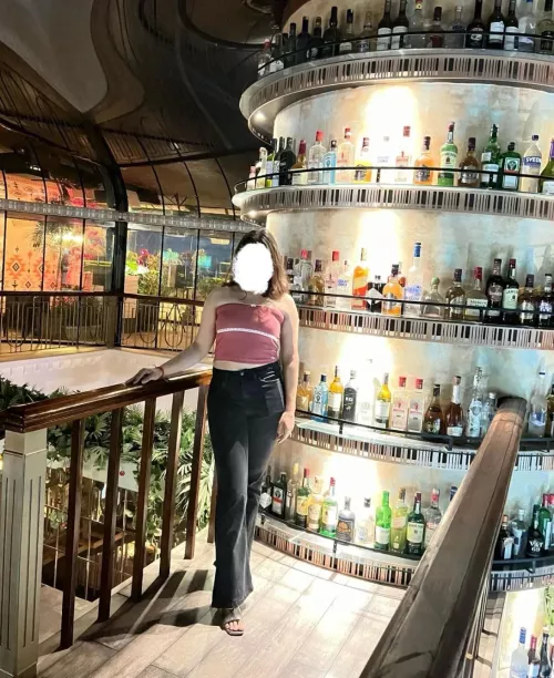 Girl looking for sugar daddy.