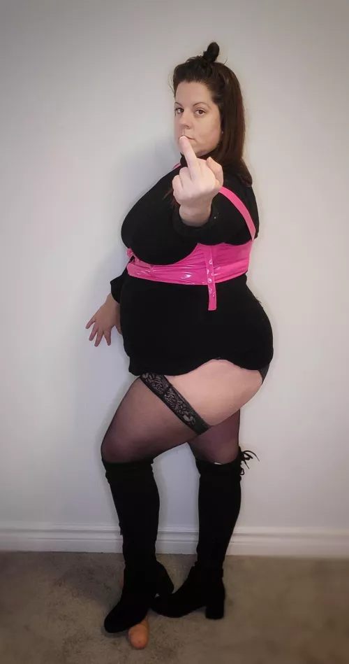 Go tell your friends your into fat girls now. 