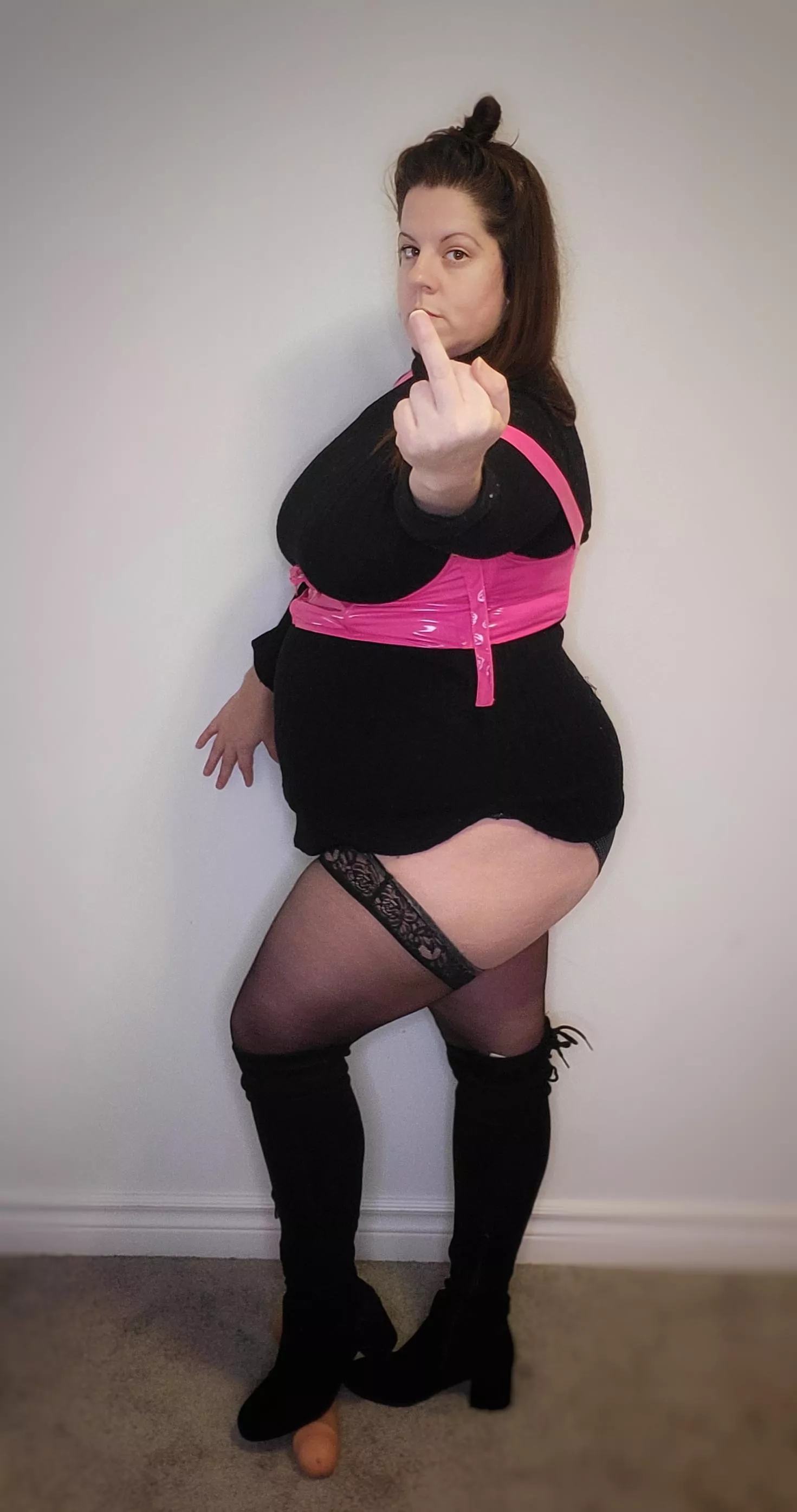 Go tell your friends your into fat girls now. 