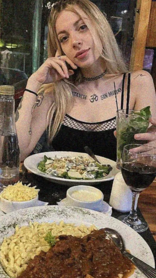 Good food good mood just missin someone to share it wit. wanna join?