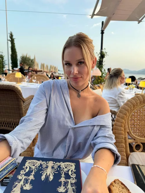 guys that find me hot i find hot back 