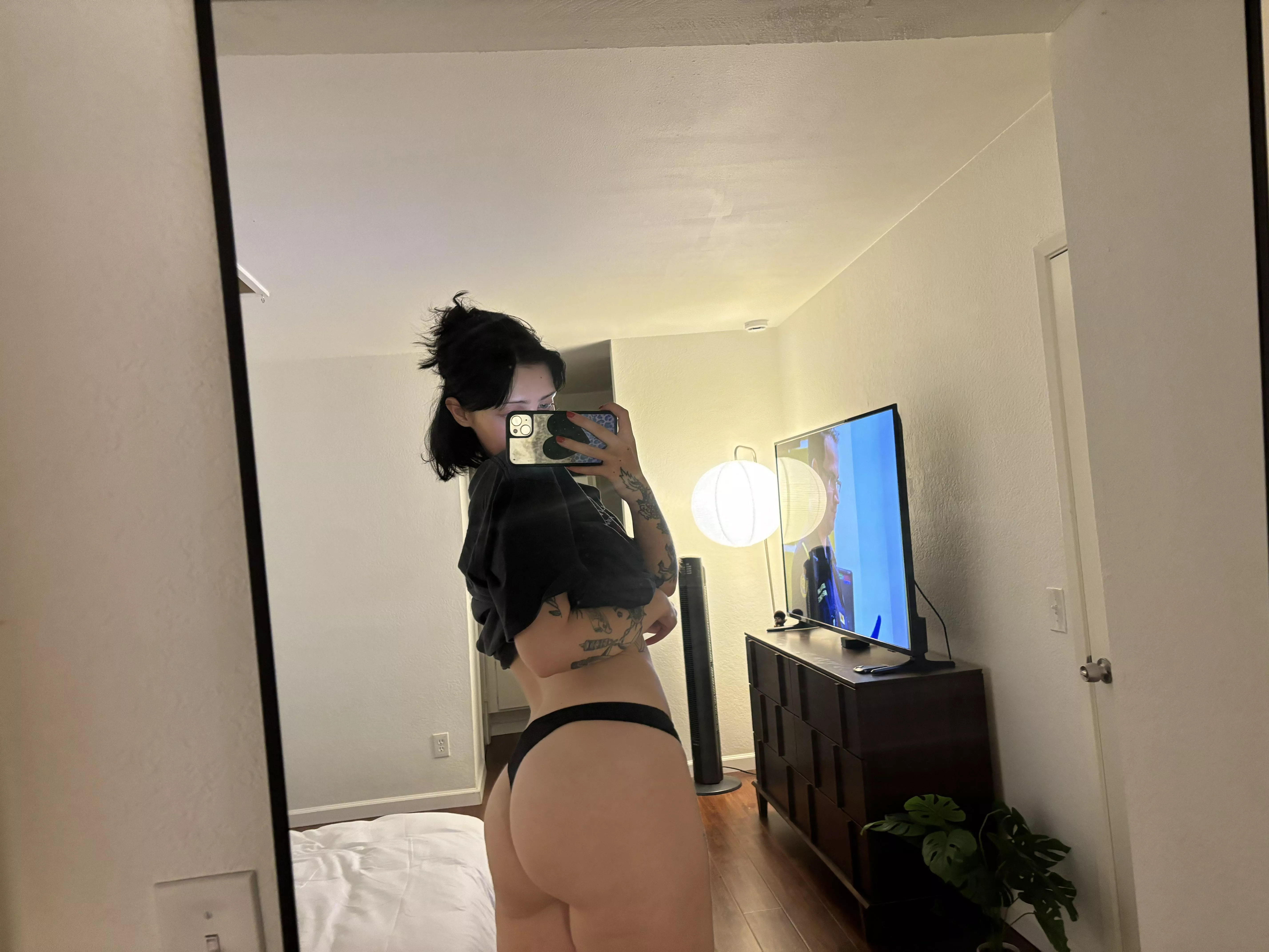 hope you like thick girls with tattoos