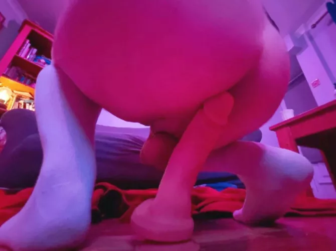 Hopefully no one replaces my dildo with their cock😱