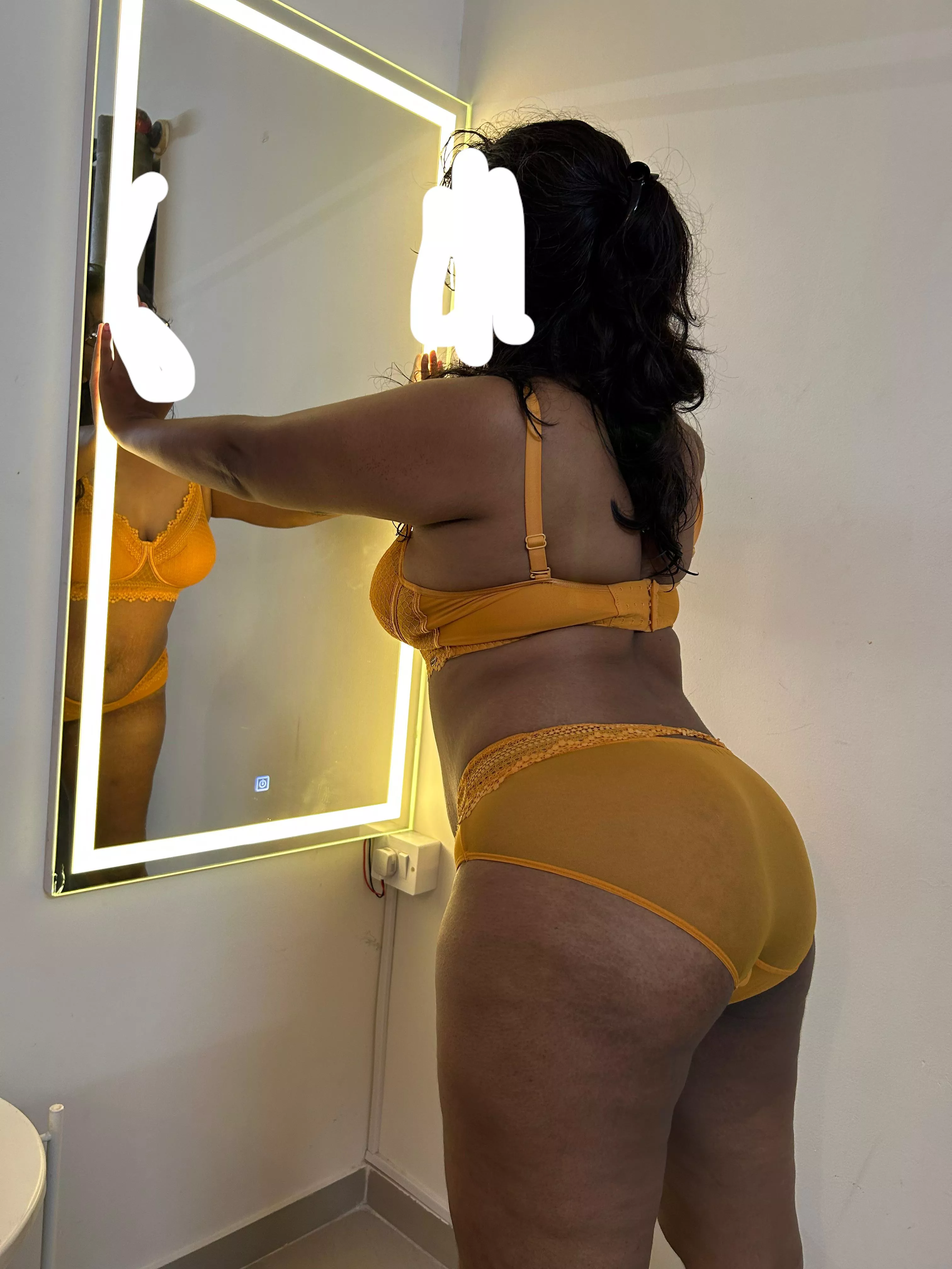 Howz my ass 😋😋😋😋