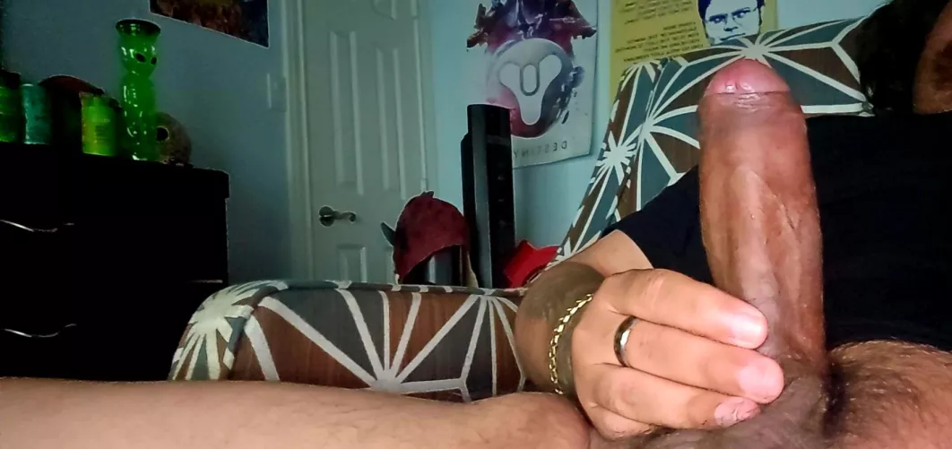 I bet your fake little dick could never compare slut 🤣🤣