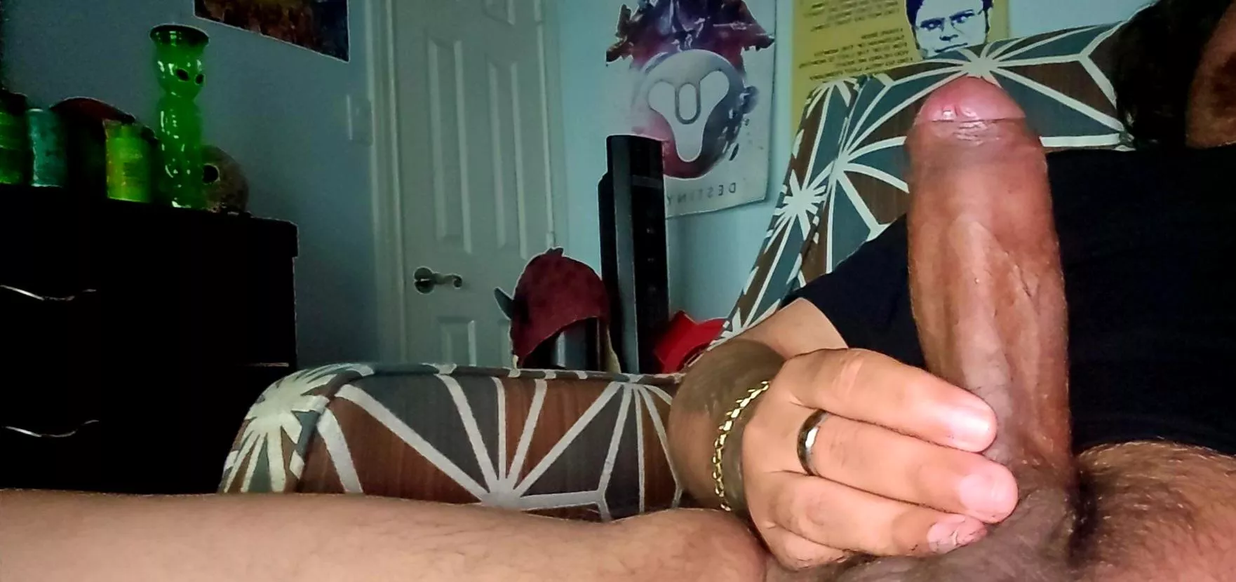 I bet your fake little dick could never compare slut 🤣🤣