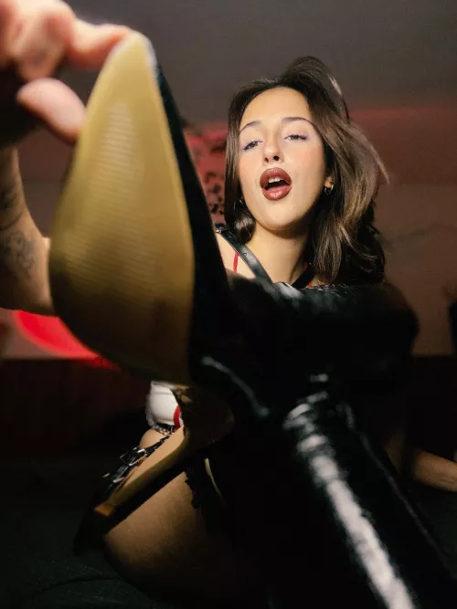 I like boys who want humiliation 