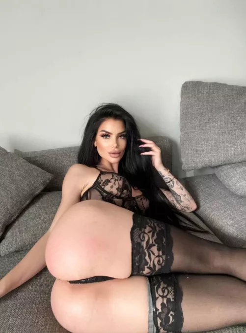 I love wearing nylons.