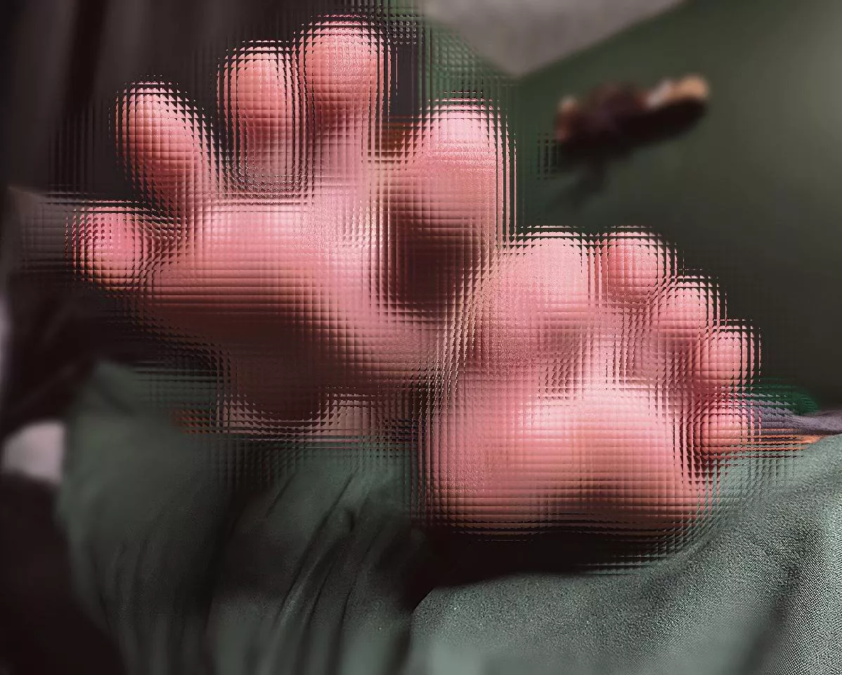 I spread my toes ,you spread that wallet! 