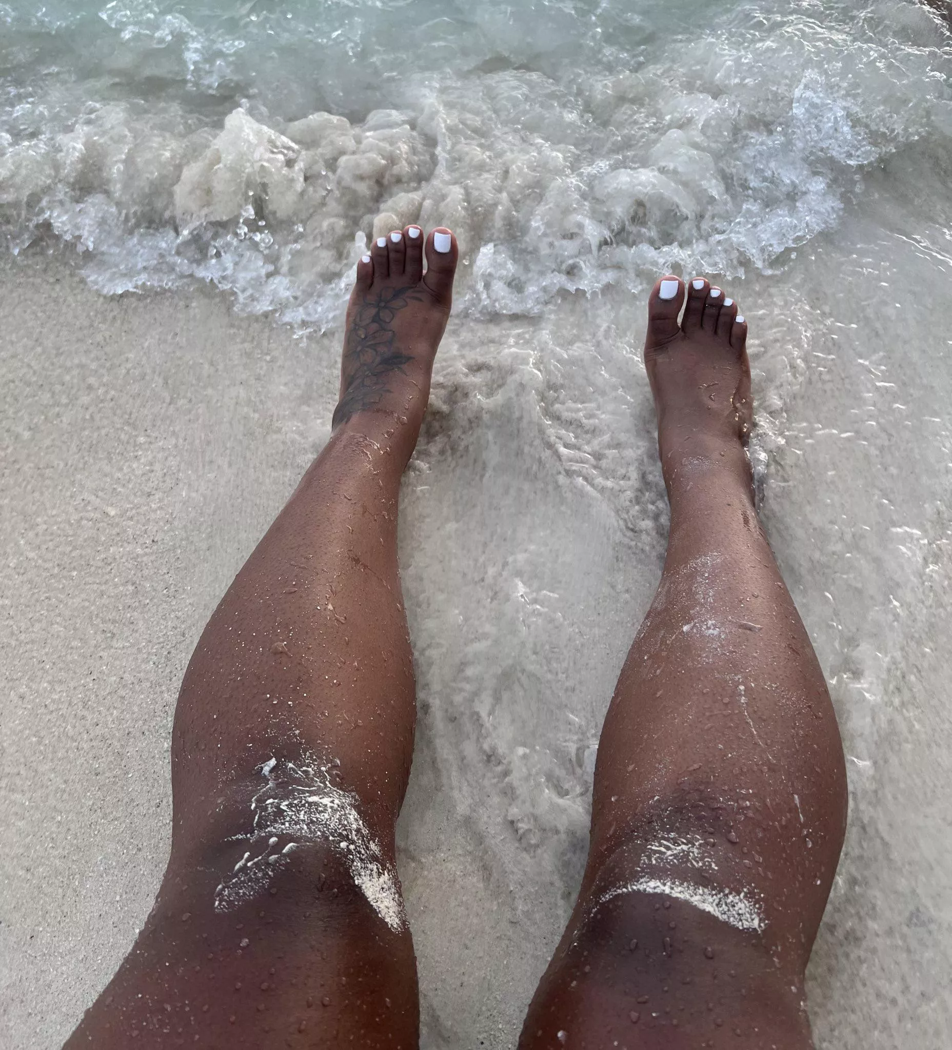 I want to hypnotize a brain dead foot freak 