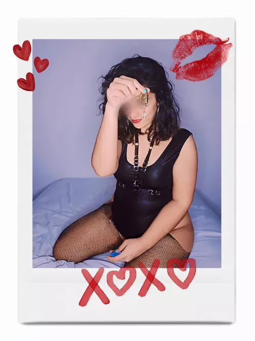 I want to see you closing the lock, show me you really want this.