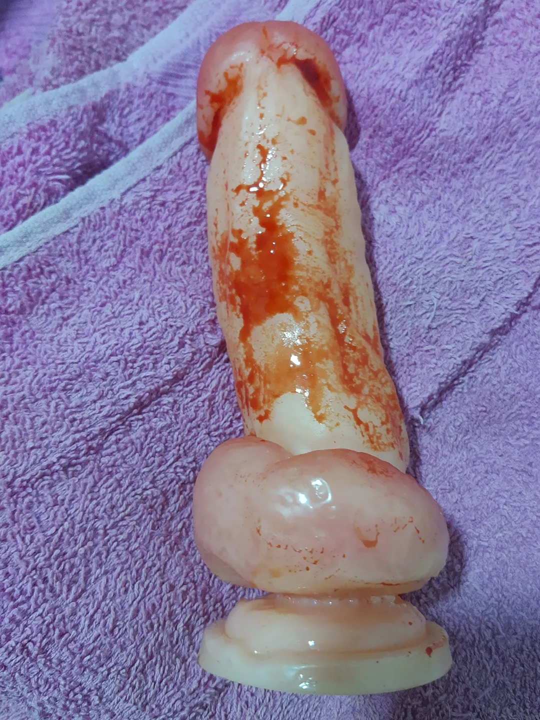 I was so horny I couldn't help but play with my dildo while I was on my period and this is the result 🩸😈