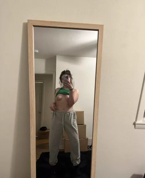 If you walk into my room and see this , what’s your first move?🧐😈 (f25) 