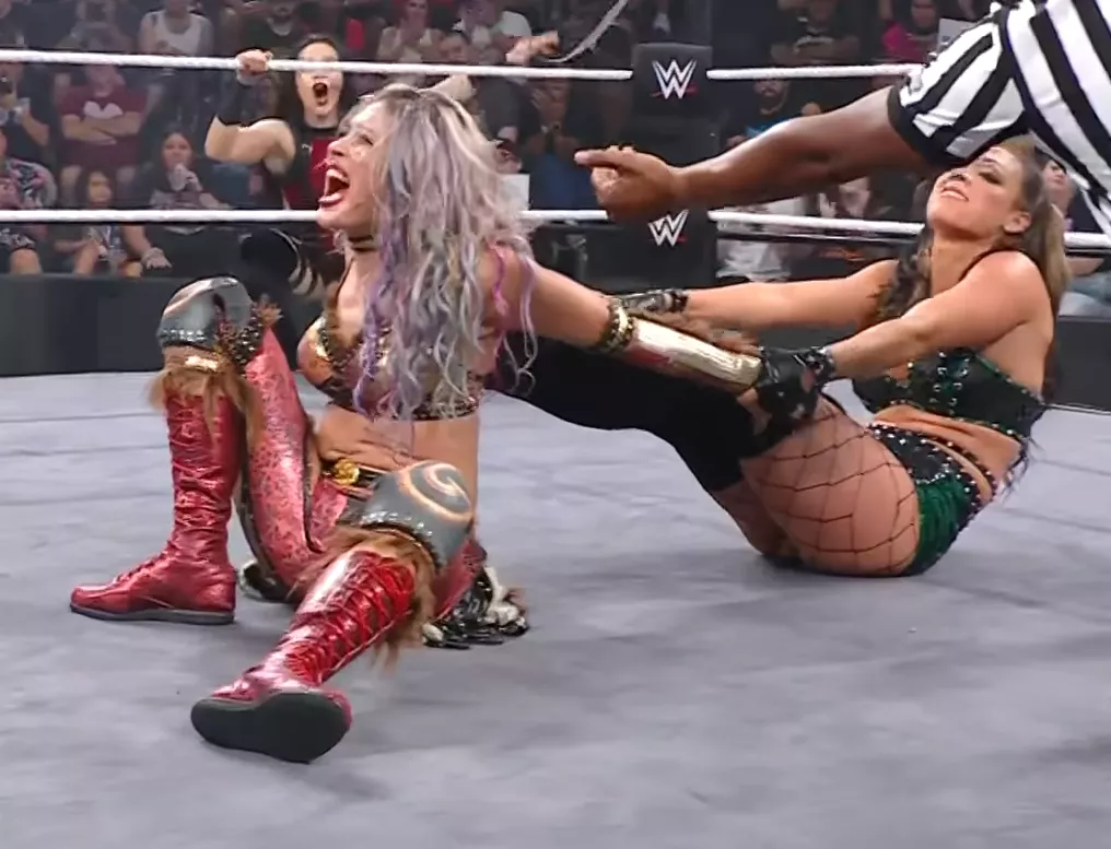 Jacy stretching Giulia