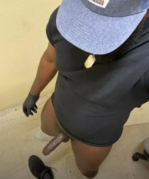 Ladies DM me, I don't Kiss and Tell!