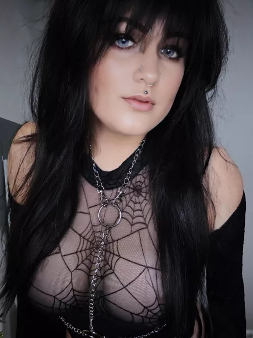 Lemme be your chubby goth girlfriend 