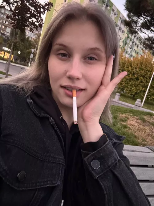 listening to 10 reasons to quit smoking from the man with a cigarette in his teeth across from me, lol