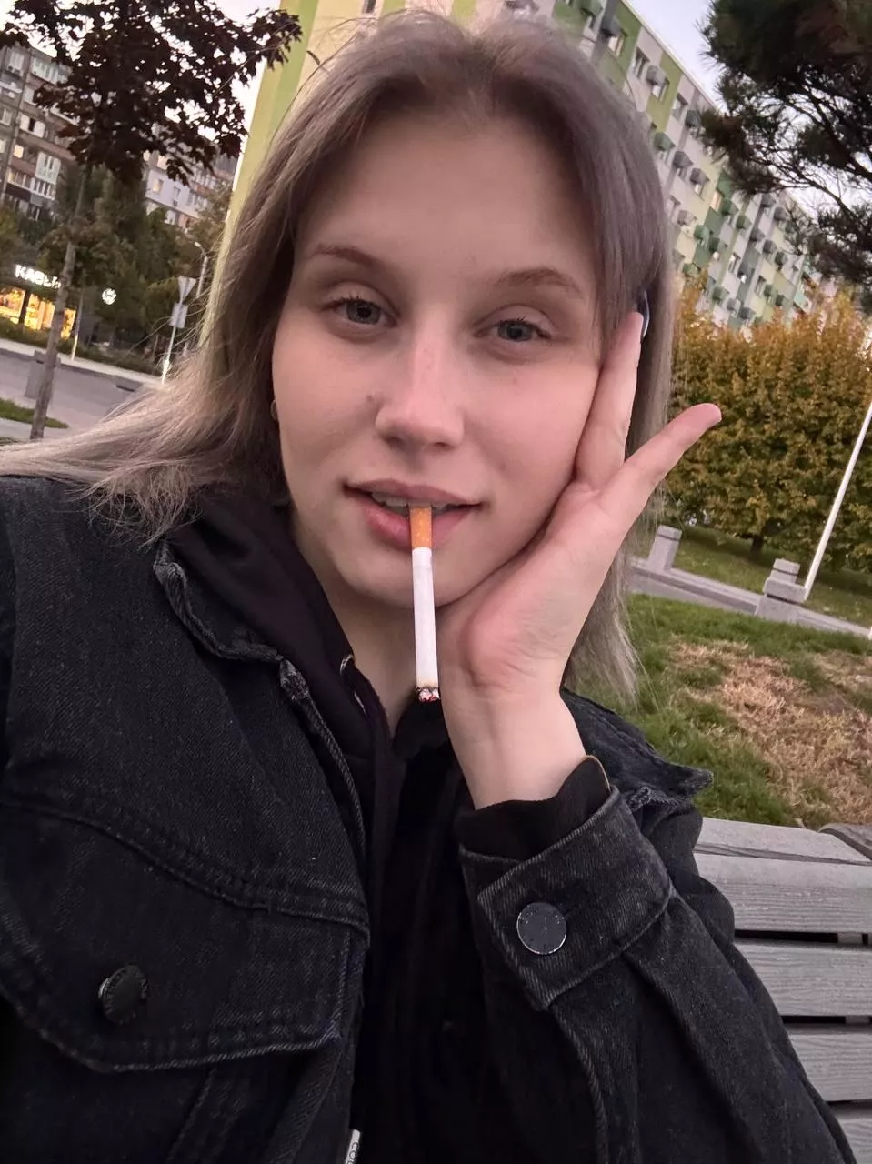 listening to 10 reasons to quit smoking from the man with a cigarette in his teeth across from me, lol