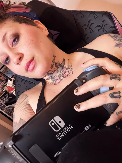 Live on LF! Come goon and drain with me 