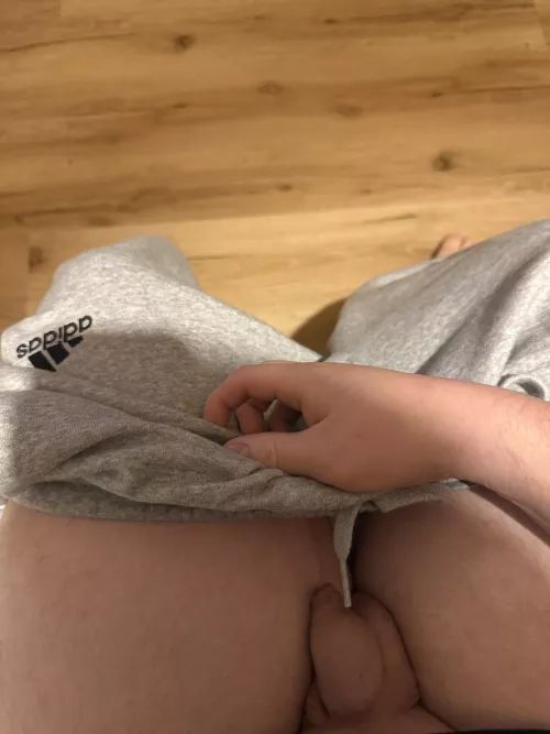 Not grown since puberty, bro please dont tell the guys..