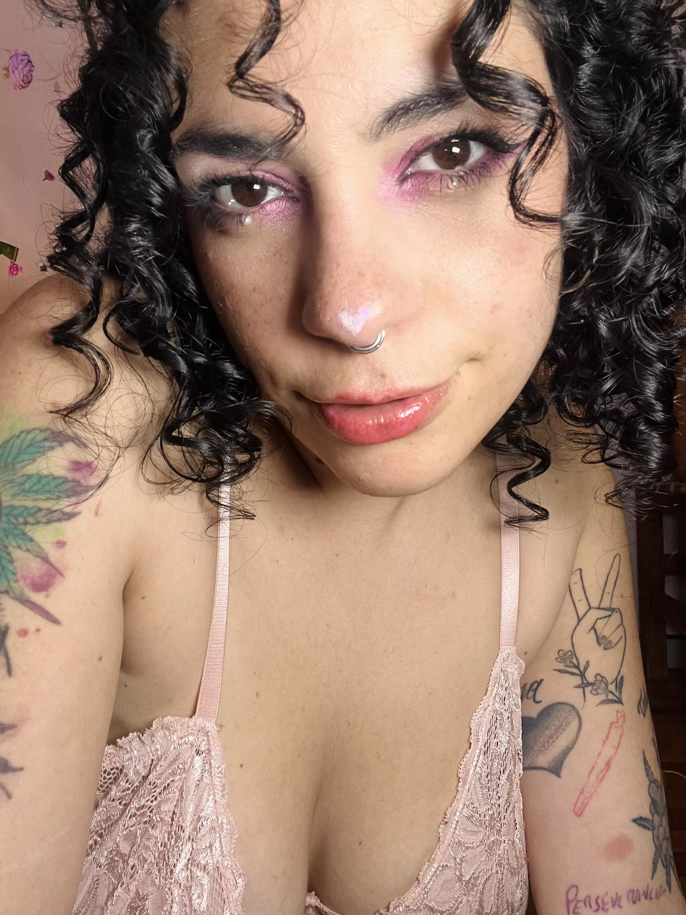 Pretty face, kinky mind 