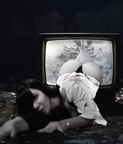 Sadako just wants to take you down into her well, it gets very lonely there all alone (cosplay by Mishamai aka me) 