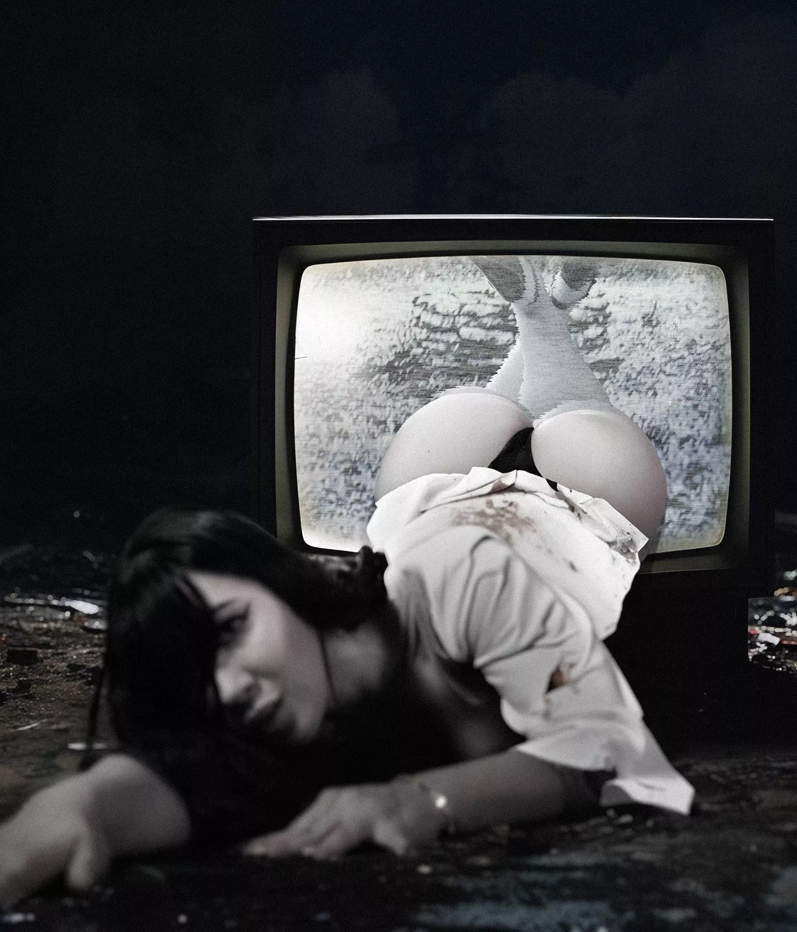 Sadako just wants to take you down into her well, it gets very lonely there all alone (cosplay by Mishamai aka me) 