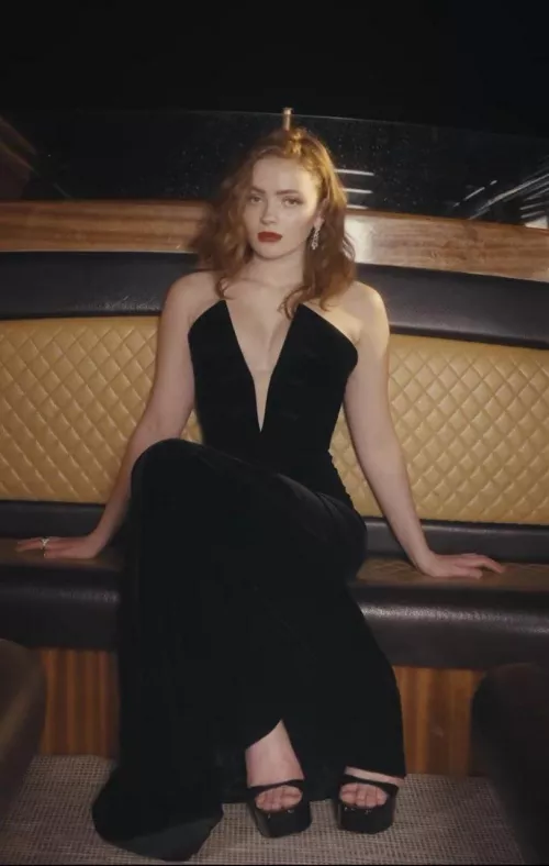 She looks so hot here