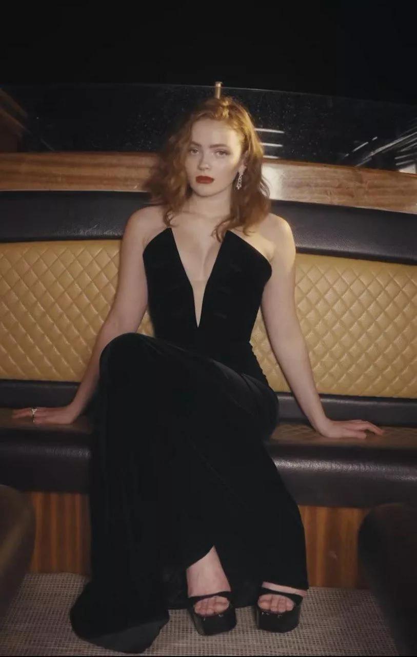 She looks so hot here